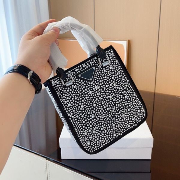 fashion handbag women's one shoulder bag designer crossbody bag full drill bucket bag exquisite premium handbag 2023 new classic baguet 
fashion handbag women's one shoulder bag designer crossbody bag full drill bucket bag exquisite premium handbag 2023 new classic baguet