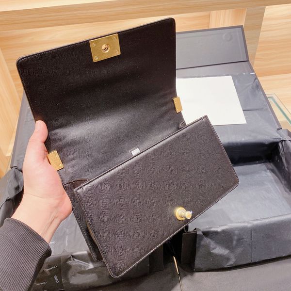 cf tote bag women's fashion luxury leather women's metal chain messenger bag girls' caviar pattern handbag metal button
cf tote bag women's fashion luxury leather women's metal chain messenger bag girls' caviar pattern handbag metal button