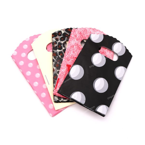 50pcs/lot multi designs small plastic bag 9x15cm boutique gift bag with handle nice charms earrings jewelry packaging bags jewelry accessori, Black;white
50pcs/lot multi designs small plastic bag 9x15cm boutique gift bag with handle nice charms earrings jewelry packaging bags jewelry accessori, Black;white