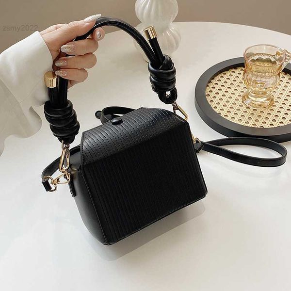 shoulder bags famous brand shoulder bag for woman 2021 fashion thread square bag handbag and purse female designer crossbody bag
shoulder bags famous brand shoulder bag for woman 2021 fashion thread square bag handbag and purse female designer crossbody bag