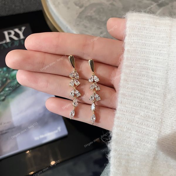 shiny zircon tassel leaf shape gold color earrings for womans new fashion jewelry wedding party unusual girl's luxury earrings earrings, Silver
shiny zircon tassel leaf shape gold color earrings for womans new fashion jewelry wedding party unusual girl's luxury earrings earrings, Silver
