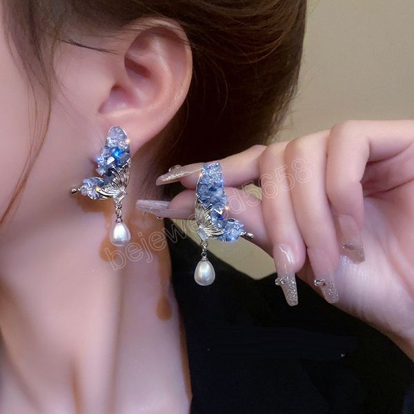 luxury rhinestone butterfly stud earrings bling bling crystal pearl dangle earrings women girls summer party jewelry, Silver
luxury rhinestone butterfly stud earrings bling bling crystal pearl dangle earrings women girls summer party jewelry, Silver