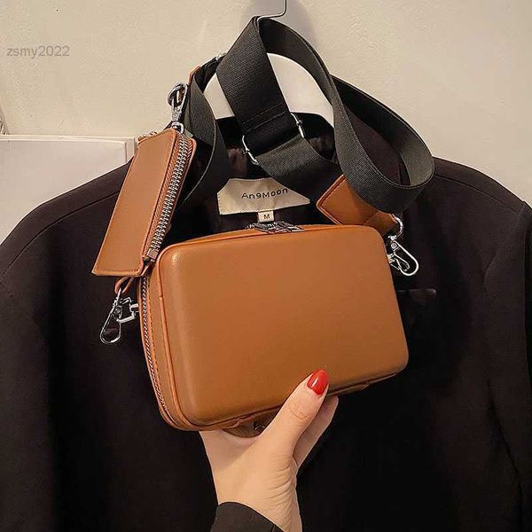 shoulder bags jin yide box crossbody bags for women 2022 female designers trend small leather shoulder side bag handbags with wide belt
shoulder bags jin yide box crossbody bags for women 2022 female designers trend small leather shoulder side bag handbags with wide belt