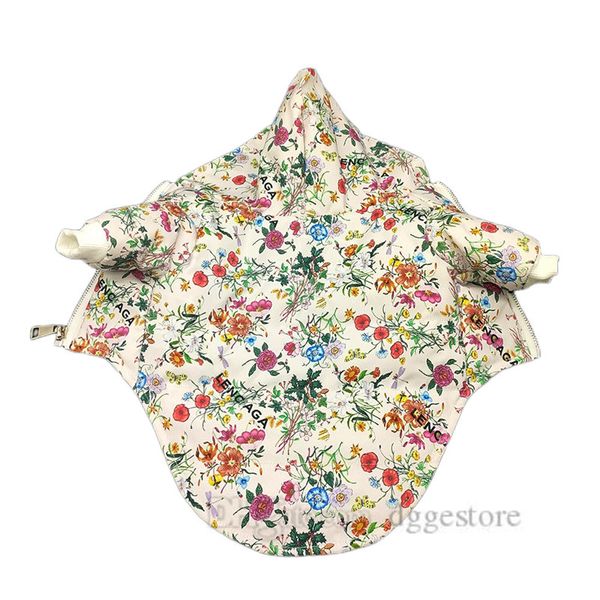 Designer Dogs Clothes Brand Dog Apparel With Classic Letter Flower Pattern Warm Pullover Dog Hooded Windproof Snowproof Dog Winter Coat
Designer Dogs Clothes Brand Dog Apparel With Classic Letter Flower Pattern Warm Pullover Dog Hooded Windproof Snowproof Dog Winter Coat