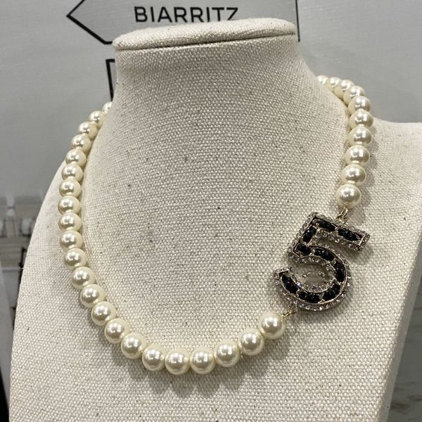 fashion jewelry pendant necklaces for womens elegant 5 latter pearl necklace highly quality choker chains designer jewelry 18k plated gold g, Silver
fashion jewelry pendant necklaces for womens elegant 5 latter pearl necklace highly quality choker chains designer jewelry 18k plated gold g, Silver