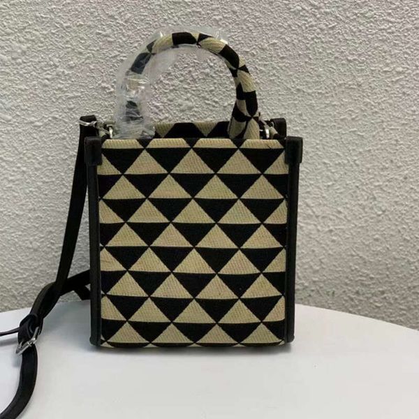 black and white gotot bag for women a new trendy and foreign music score handbag, vertical crossbody bag, fashionable and
black and white gotot bag for women a new trendy and foreign music score handbag, vertical crossbody bag, fashionable and