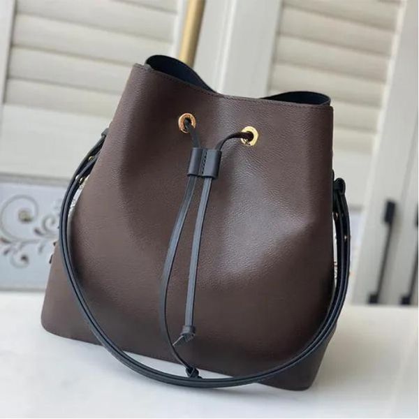 2023elling fashion shopping bag love v pu leather handbag large canvas shopping bag brown bag crossbody bags, Red;black
2023elling fashion shopping bag love v pu leather handbag large canvas shopping bag brown bag crossbody bags, Red;black