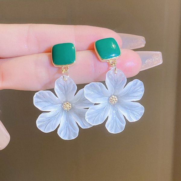 fashion jewelry 925 silver needle white flower dangle earrings spring summer style green earrings for women
fashion jewelry 925 silver needle white flower dangle earrings spring summer style green earrings for women
