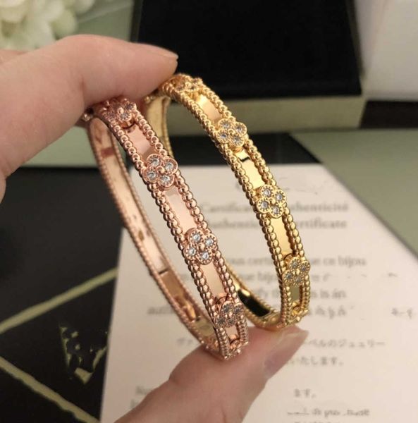 bangle brand designer clover bracelet for women 18k gold plated four leaf perlee sweet flower cuff valentine party gift with box 59ess motio, Black
bangle brand designer clover bracelet for women 18k gold plated four leaf perlee sweet flower cuff valentine party gift with box 59ess motio, Black