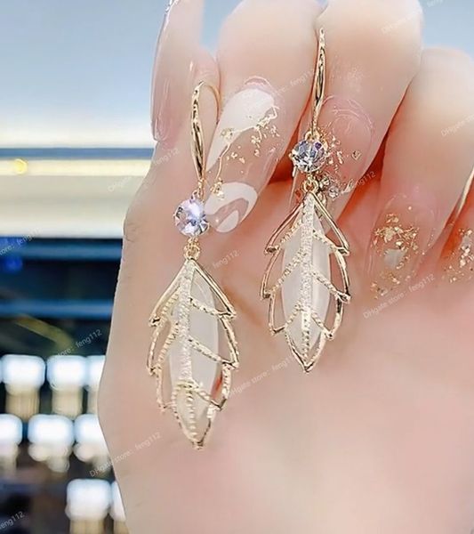 2023 trend opal earrings fashion simple gold personality hook pendant earrings ladies elegant jewelry earringsdangle earrings jewelry access, Silver
2023 trend opal earrings fashion simple gold personality hook pendant earrings ladies elegant jewelry earringsdangle earrings jewelry access, Silver
