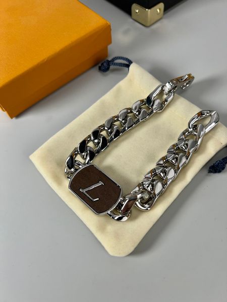 bracelet european and american three dimensional chain ladies bracelet with screw cuff for couples, Golden;silver
bracelet european and american three dimensional chain ladies bracelet with screw cuff for couples, Golden;silver