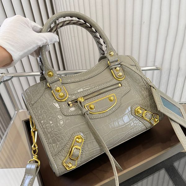 fashion locomotive bags designer bag cool girl crossbody tote bag luxurys shoulder handbag women purse classic handle bags
fashion locomotive bags designer bag cool girl crossbody tote bag luxurys shoulder handbag women purse classic handle bags