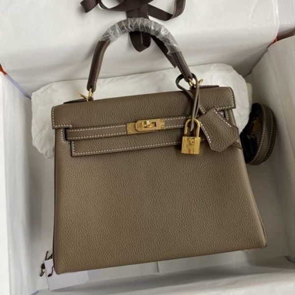 tote handbag kellie kellybag 2023 baotou layer cowhide litchi pattern lock buckle portable small square fashion casual leather women's
tote handbag kellie kellybag 2023 baotou layer cowhide litchi pattern lock buckle portable small square fashion casual leather women's