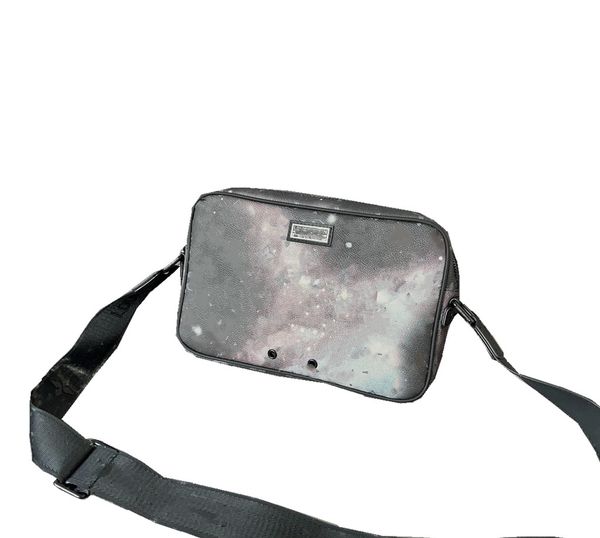 designer designed shoulder bag for both men and women, crossbody bag with star pattern camera bag, travel essential leisure bag
designer designed shoulder bag for both men and women, crossbody bag with star pattern camera bag, travel essential leisure bag