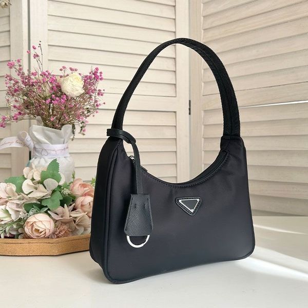 Designer Bags Classical Re-Edition 2005 Hobo Nylon Women Luxurys Handbag Minimalist Style Functionality Shoulder Bag Hot Selling Fashionable Underarm Bag Purses, P-19
Designer Bags Classical Re-Edition 2005 Hobo Nylon Women Luxurys Handbag Minimalist Style Functionality Shoulder Bag Hot Selling Fashionable Underarm Bag Purses, P-19