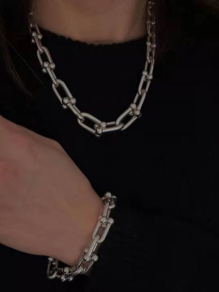 luxurys advanced link chains necklace bracelets buckle u joint 18k gold fashion designer jewelry sets men lady women love hardwear thick nec, Silver
luxurys advanced link chains necklace bracelets buckle u joint 18k gold fashion designer jewelry sets men lady women love hardwear thick nec, Silver