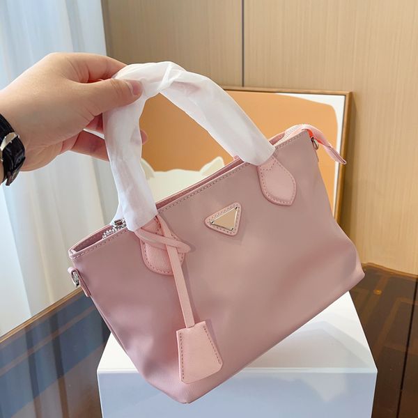 luxurys handbags women crossbody bag designer bags nylon shoulder purse brand tote bag 2 size shopping bags
luxurys handbags women crossbody bag designer bags nylon shoulder purse brand tote bag 2 size shopping bags