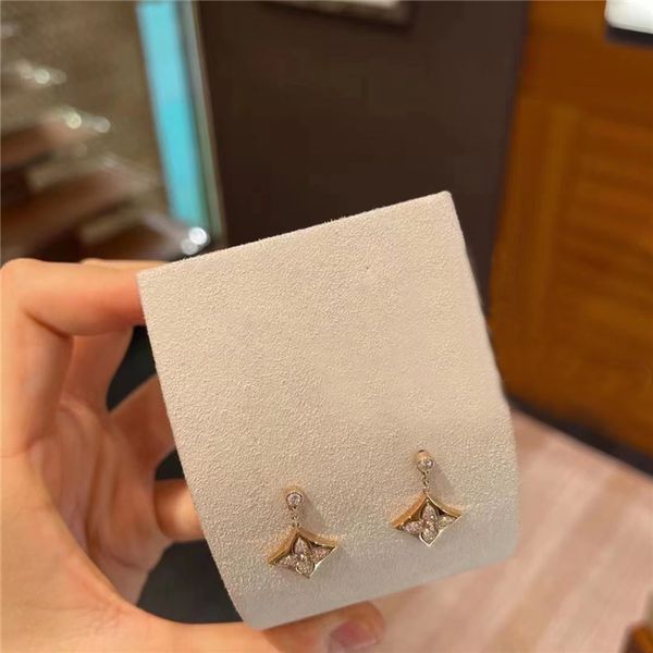 luxury brand earrings designer plating 18k gold stud diamond valentine wedding party jewerlry, Golden;silver
luxury brand earrings designer plating 18k gold stud diamond valentine wedding party jewerlry, Golden;silver