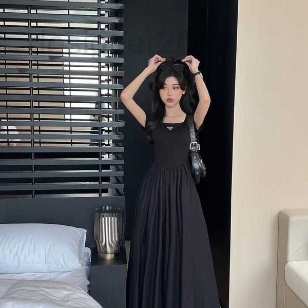casual dresses designer 2023 summer new classic triangle logo french square neck pleated short sleeve minimalist commuter a-line zk0r 73c9, Black;gray
casual dresses designer 2023 summer new classic triangle logo french square neck pleated short sleeve minimalist commuter a-line zk0r 73c9, Black;gray