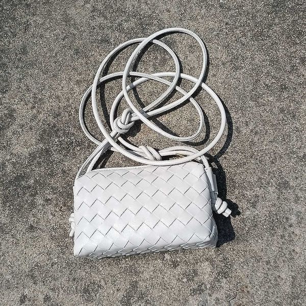 cross designer bag botegas loop body womens mini bags teen handbag pillow 2023 cowhide messenger sense v7o7
cross designer bag botegas loop body womens mini bags teen handbag pillow 2023 cowhide messenger sense v7o7