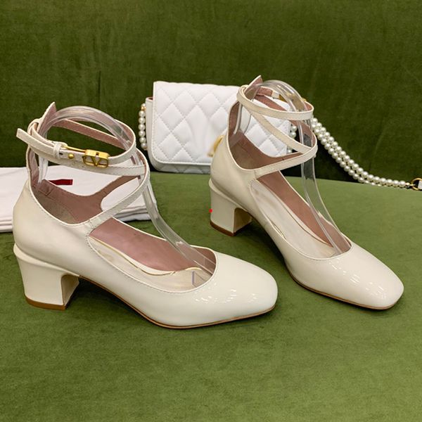 2023 high heel shoes heel shoes sandals flat shoes letter bow knot women runway pointed toe low woman lady brand design mesh sandals heels s, Black
2023 high heel shoes heel shoes sandals flat shoes letter bow knot women runway pointed toe low woman lady brand design mesh sandals heels s, Black