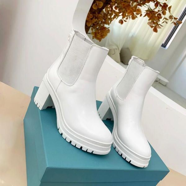 2023 women fashion designer brushed leather nylon laced fabric boots monolith mini bag lug sole combat women ankle biker australia platform, Black
2023 women fashion designer brushed leather nylon laced fabric boots monolith mini bag lug sole combat women ankle biker australia platform, Black