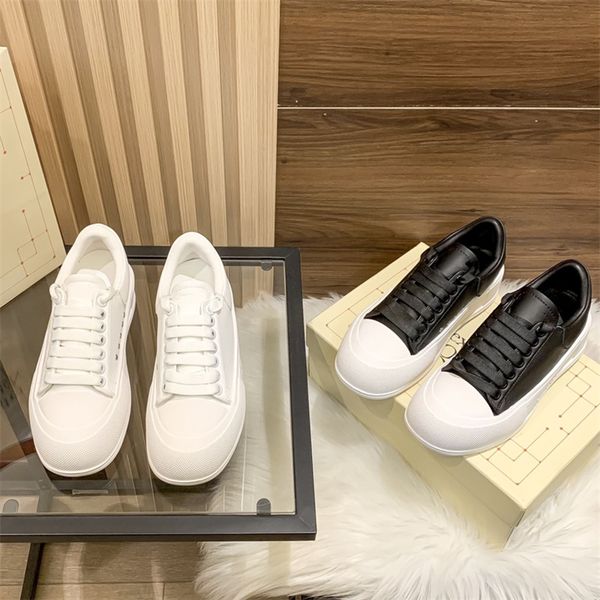 fashionable casual deck lace up leather shoes for men women black and white rubber soles large sizes low flat bottomed sports shoes trainers
fashionable casual deck lace up leather shoes for men women black and white rubber soles large sizes low flat bottomed sports shoes trainers