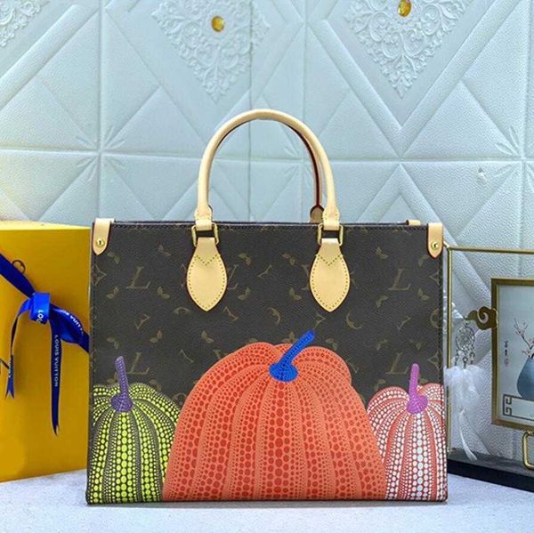designer yk pumpkin print onthego tote bag flowers letters enpreinte shopping bags yayoi kusama mm leather handbag on the go purse wallet m4
designer yk pumpkin print onthego tote bag flowers letters enpreinte shopping bags yayoi kusama mm leather handbag on the go purse wallet m4