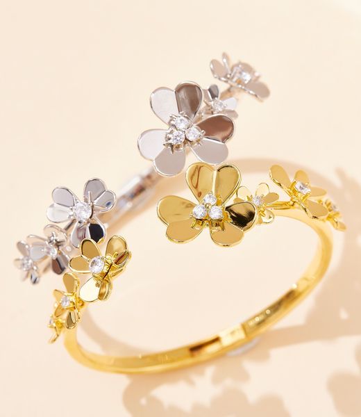 vintage bangle bracelets frivole brand designer copper with 18k gold plated three clover flower open bangle for women jewelry with box party, Black
vintage bangle bracelets frivole brand designer copper with 18k gold plated three clover flower open bangle for women jewelry with box party, Black