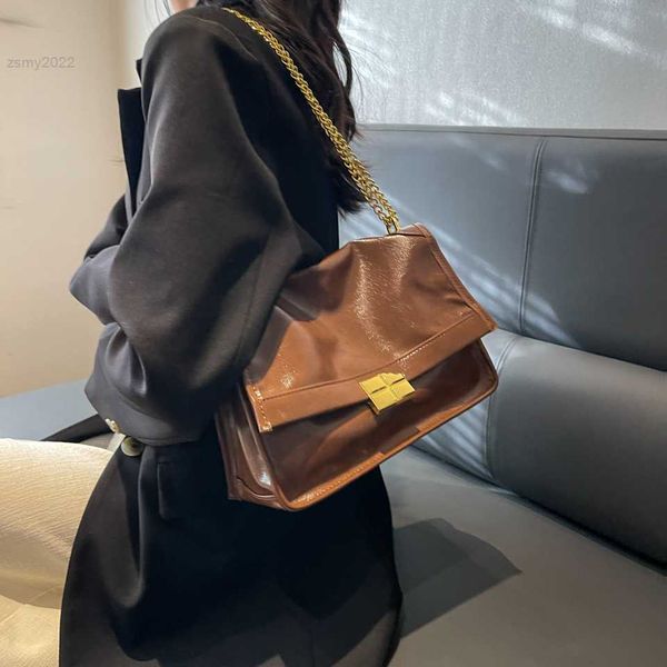 evening bags vintage bag for women new oil leather lady shoulder bags chains fashion lock catch design crossbody pack female black beige red
evening bags vintage bag for women new oil leather lady shoulder bags chains fashion lock catch design crossbody pack female black beige red