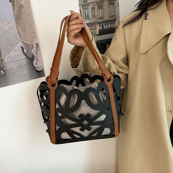 evening bags hollow bucket black tote casual pu leather shoulder bag fashion versatile luxury designer brand handbags for women 230417
evening bags hollow bucket black tote casual pu leather shoulder bag fashion versatile luxury designer brand handbags for women 230417