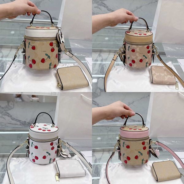 designer bags bucket luxurys handbags women mini bucket with purse fashion trend cherry pattern purse handbag 230420
designer bags bucket luxurys handbags women mini bucket with purse fashion trend cherry pattern purse handbag 230420