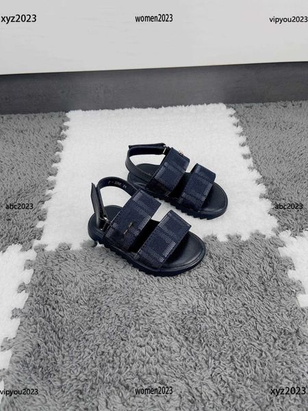 letter printing kids shoes high-quality summer products designer kids sandals summer slippers box packaging children's size 26-35, Black;red
letter printing kids shoes high-quality summer products designer kids sandals summer slippers box packaging children's size 26-35, Black;red