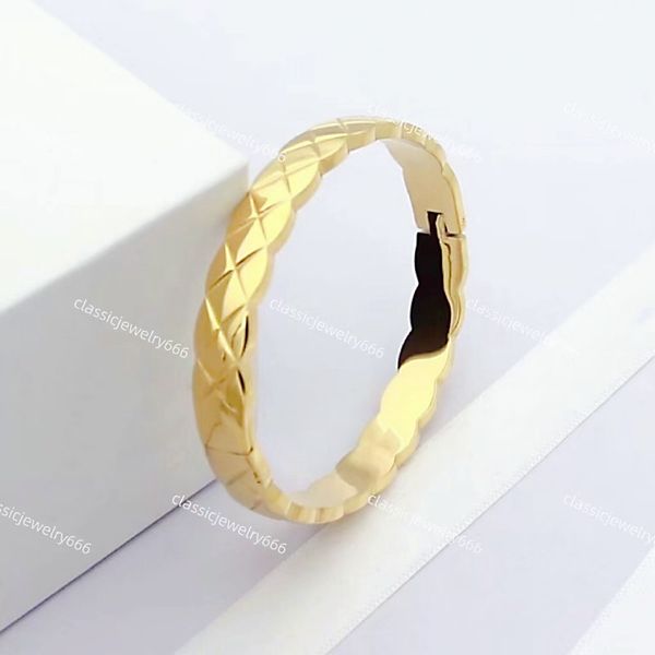 fashion women's gold bracelet classic designer brand bracelet charm 18k gold jewelry festival gift 316l stainless steel band box, Golden;silver
fashion women's gold bracelet classic designer brand bracelet charm 18k gold jewelry festival gift 316l stainless steel band box, Golden;silver