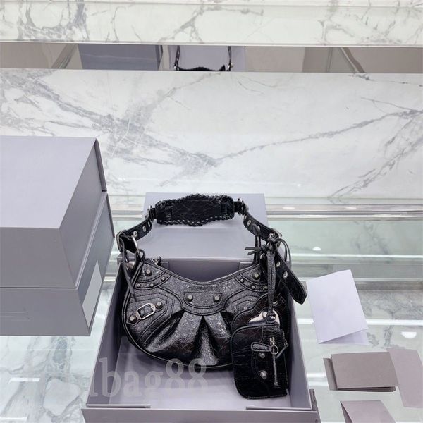 colorful crossbody bags wallets designer bag tote le cagole motorcycle sacoche exquisite crocodile embossed elegant shoulder bag for shoppin
colorful crossbody bags wallets designer bag tote le cagole motorcycle sacoche exquisite crocodile embossed elegant shoulder bag for shoppin