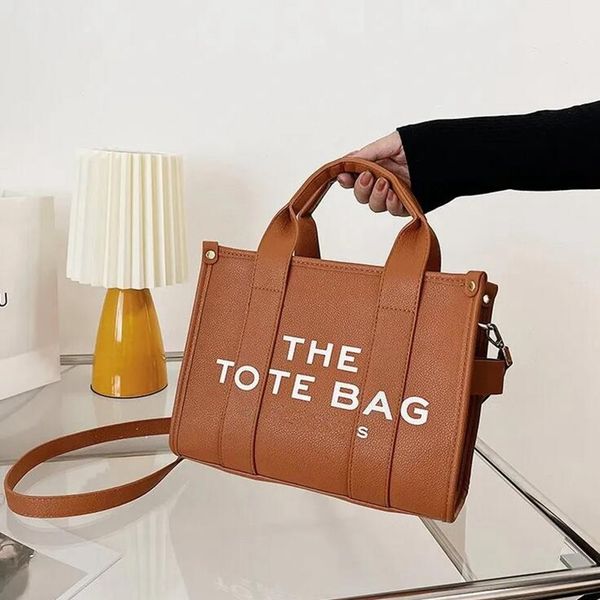 luxury the tote bag leather designer handbags crossbody bags for women shoulder belt bag large capacity shopping handbag purse fashion class, Black;red
luxury the tote bag leather designer handbags crossbody bags for women shoulder belt bag large capacity shopping handbag purse fashion class, Black;red
