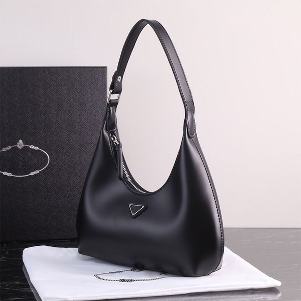 2023 purses lady handbag womens luxurys designers bags handbags 3 color shoulder bag letter logo purse large capacity the totes bag 24 cm, Black;red
2023 purses lady handbag womens luxurys designers bags handbags 3 color shoulder bag letter logo purse large capacity the totes bag 24 cm, Black;red
