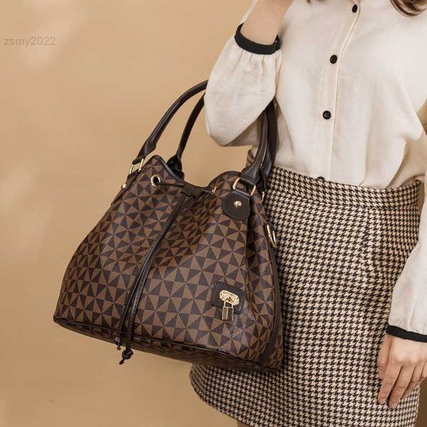 evening bags women handbags 2022 2023 new trend with crossbody shoulder strap luxury plaid big large bucket handle fashion string bags
evening bags women handbags 2022 2023 new trend with crossbody shoulder strap luxury plaid big large bucket handle fashion string bags