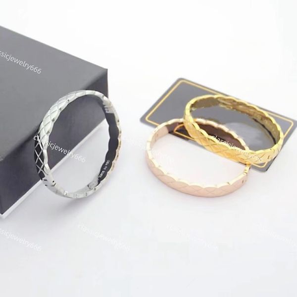 classic titanium steel bracelet love bracelet silver rose gold screwdriver women and men's couple jewelry belt box, Golden;silver
classic titanium steel bracelet love bracelet silver rose gold screwdriver women and men's couple jewelry belt box, Golden;silver