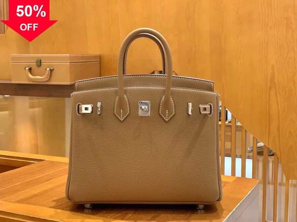 2023 fashion purse women totes shoulder bags cowskin genuine leather handbag scarf charm with shoulders straps and packing box birkin bag it
2023 fashion purse women totes shoulder bags cowskin genuine leather handbag scarf charm with shoulders straps and packing box birkin bag it