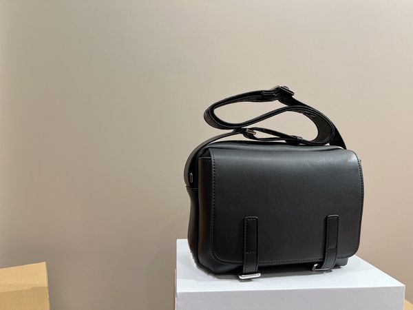 10a fashionable low shoulder bag, large capacity messenger bag classic flip bag open real leather versatile designer simple and trendy style
10a fashionable low shoulder bag, large capacity messenger bag classic flip bag open real leather versatile designer simple and trendy style