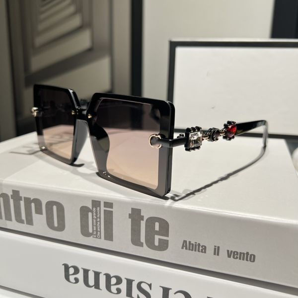 gg8421 sunglasses for women men designer summer shades polarized eyeglasses big frame black vintage oversized sun glasses of women male, White;black
gg8421 sunglasses for women men designer summer shades polarized eyeglasses big frame black vintage oversized sun glasses of women male, White;black