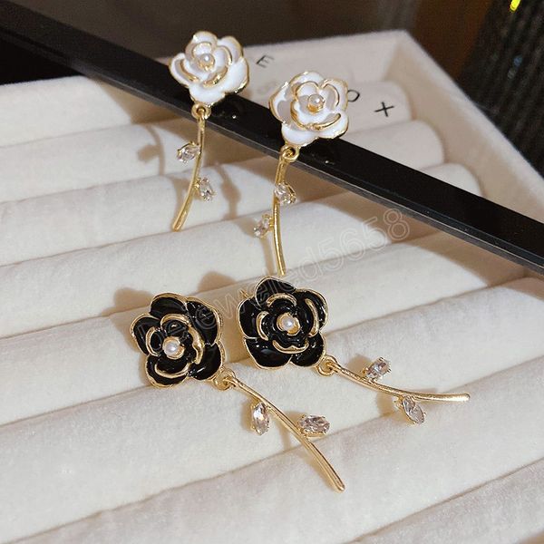 luxury flower stud earrings elegant imitation pearl crystal pendant earrings for women girls wedding jewelry, Silver
luxury flower stud earrings elegant imitation pearl crystal pendant earrings for women girls wedding jewelry, Silver