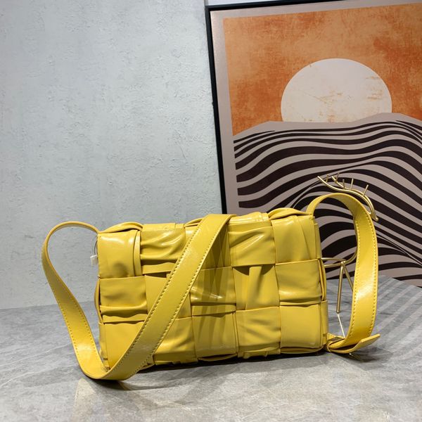 7a fashion braided handbag designer pleated square bag ladies shoulder bag leather casete handbags luxury crossbody bag new 2023
7a fashion braided handbag designer pleated square bag ladies shoulder bag leather casete handbags luxury crossbody bag new 2023