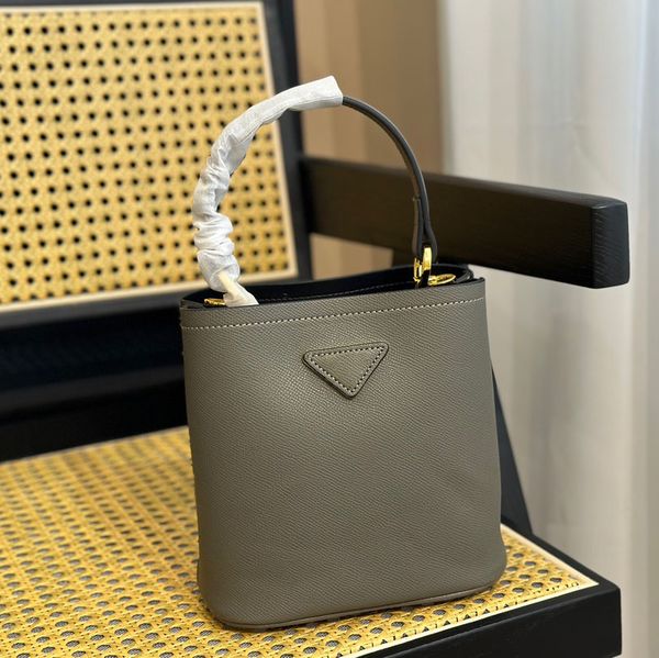 luxury designer shoulder bags 2023 bucket bag women woody totes beach woven handbags crossbody purses mini tote handbag four colors
luxury designer shoulder bags 2023 bucket bag women woody totes beach woven handbags crossbody purses mini tote handbag four colors