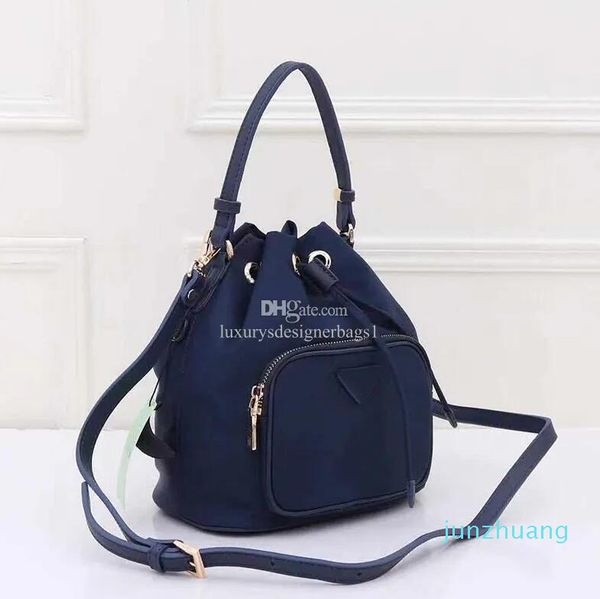 pra da bag designer 33 mens temperament messenger bag a239 stylish portable shoulder bag oxford cloth bag vintage solid color handbag 994
pra da bag designer 33 mens temperament messenger bag a239 stylish portable shoulder bag oxford cloth bag vintage solid color handbag 994