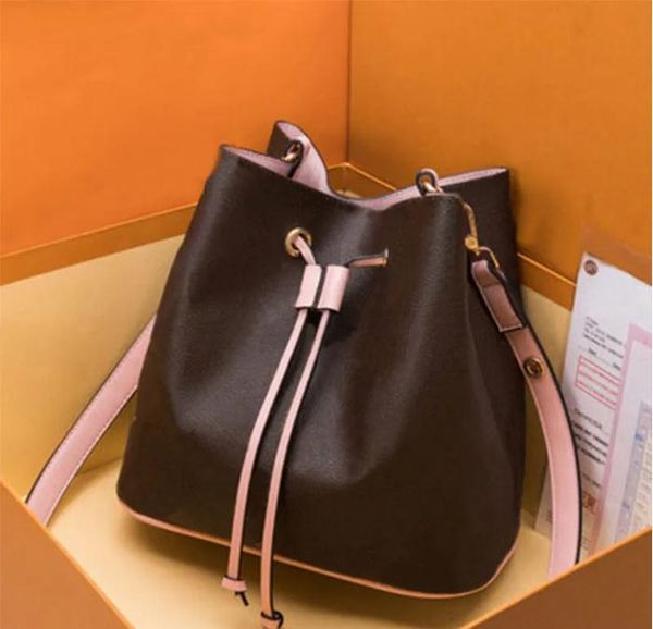 elling fashion shopping bag love v pu leather handbag large canvas tote shopping bag come with small pouch brown luxury bag2023, Red;black
elling fashion shopping bag love v pu leather handbag large canvas tote shopping bag come with small pouch brown luxury bag2023, Red;black