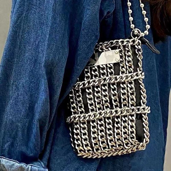 designer chain bags for women mobile phone bag concave shape asexual dark wind diagonal bag single shoulder armpit bag cool purse 230422bj
designer chain bags for women mobile phone bag concave shape asexual dark wind diagonal bag single shoulder armpit bag cool purse 230422bj