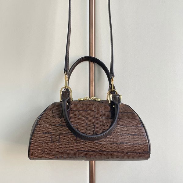 r bag m50202 womens classic presbyopia shoulder bag fashion vintage bag large capacity portable handbag women temperament purse card bag
r bag m50202 womens classic presbyopia shoulder bag fashion vintage bag large capacity portable handbag women temperament purse card bag