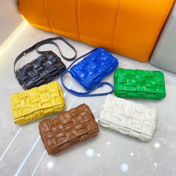 fashion designer luxury style pillow crossbody bag women casual handbag pleated woven leather 0418
fashion designer luxury style pillow crossbody bag women casual handbag pleated woven leather 0418